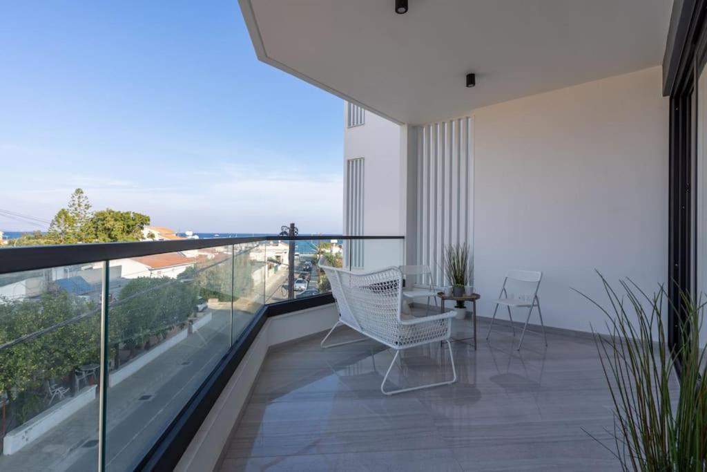Thalassa 2-Bedroom Apartment In Larnaca Dış mekan fotoğraf
