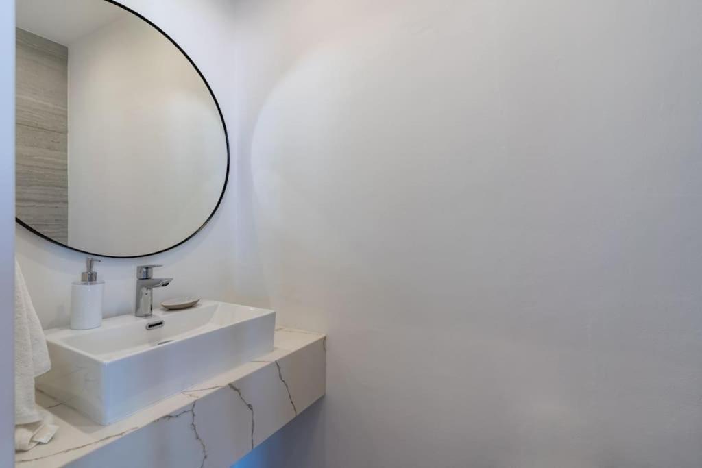 Thalassa 2-Bedroom Apartment In Larnaca Dış mekan fotoğraf