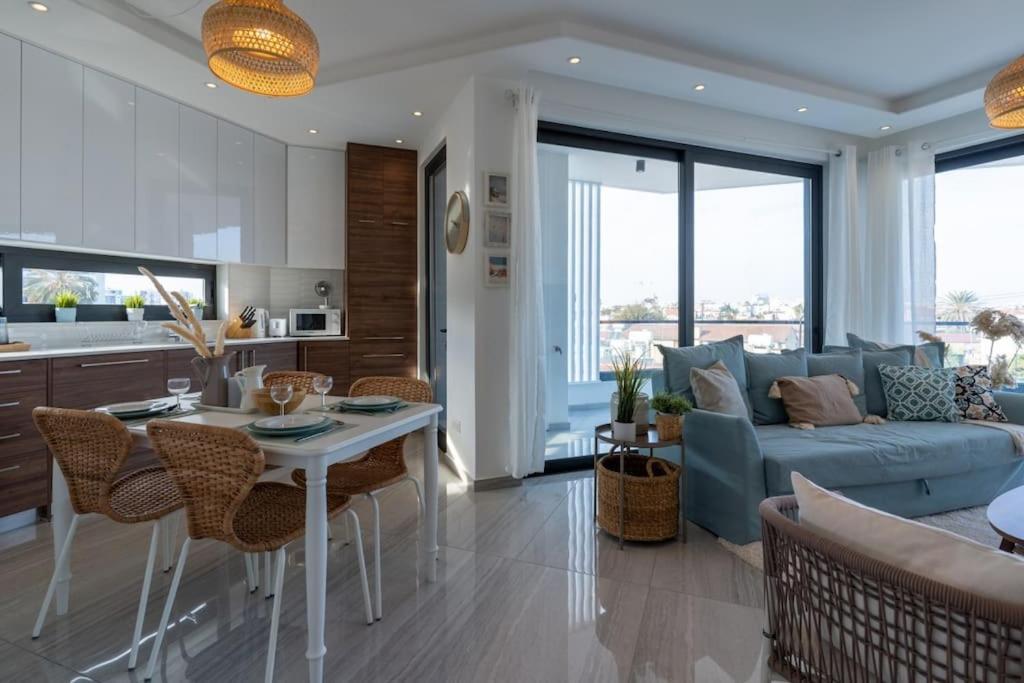 Thalassa 2-Bedroom Apartment In Larnaca Dış mekan fotoğraf